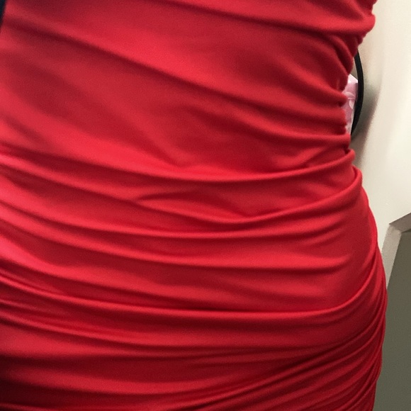 Sexy red body con dress in size M - Picture 2 of 5